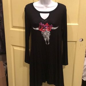 🎀BRAND NEW FROM BOUTIQUE🎀Keyhole bullhead top